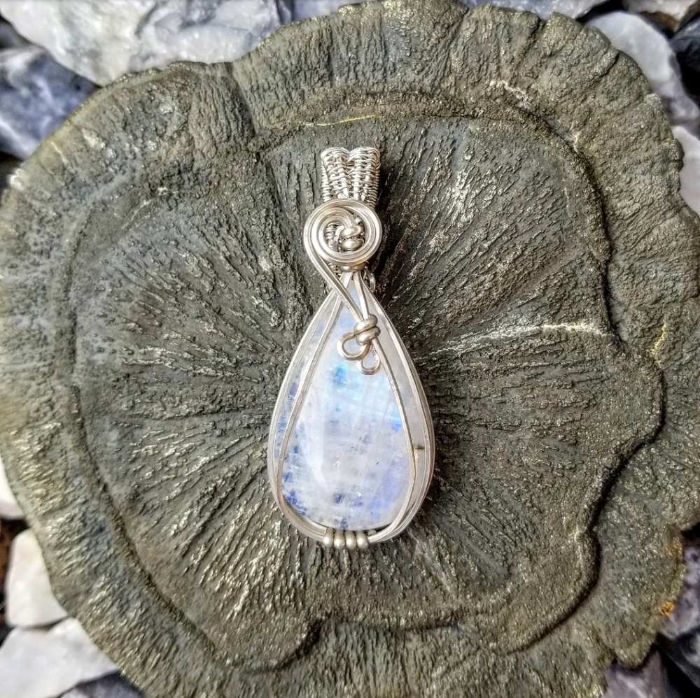 Rainbow Moonstone Silver Pendant
